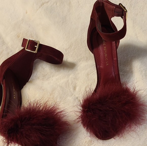 Womens Heels - Picture 2 of 4